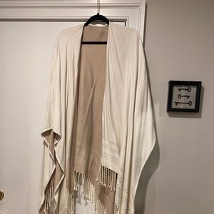 NWT Tommy Bahama Ruana, beige with sequence